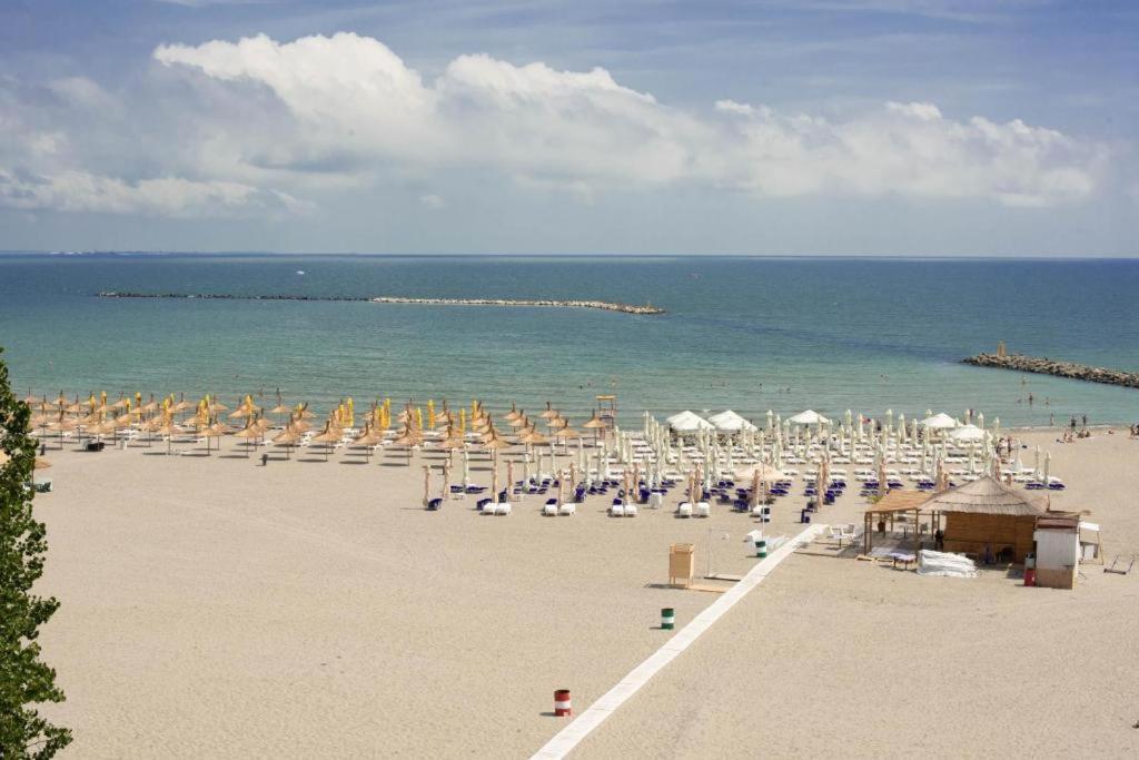 Hotel Parc Mamaia Buitenkant foto